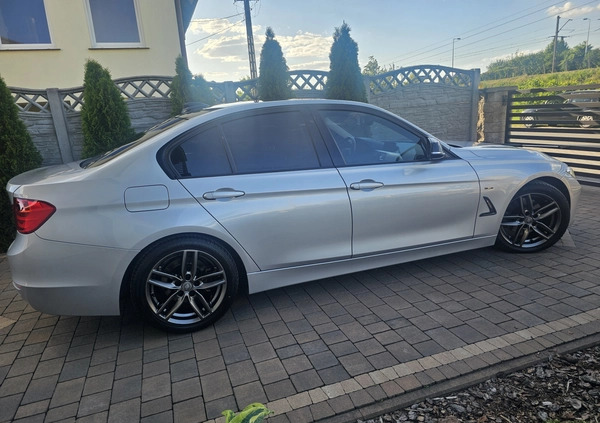 BMW Seria 3 cena 49900 przebieg: 250000, rok produkcji 2012 z Sieradz małe 106